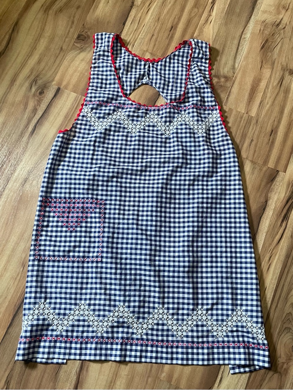 VTG Gingham Pinafore Apron-Chicken Scratch Embroidery Handmade Retro OS (S-L)